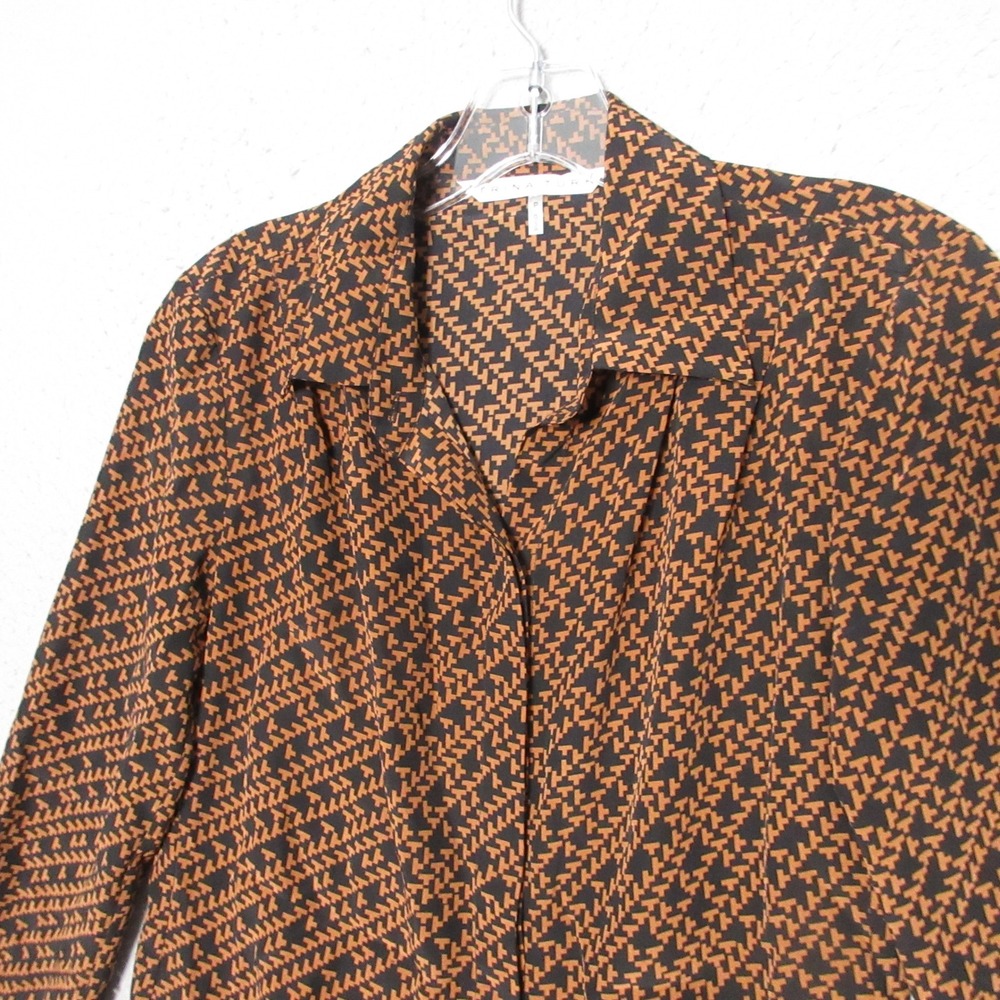 Trina Turk Top Size P Silk T Logo Geometric Button Up Designer Old Money Luxury‎